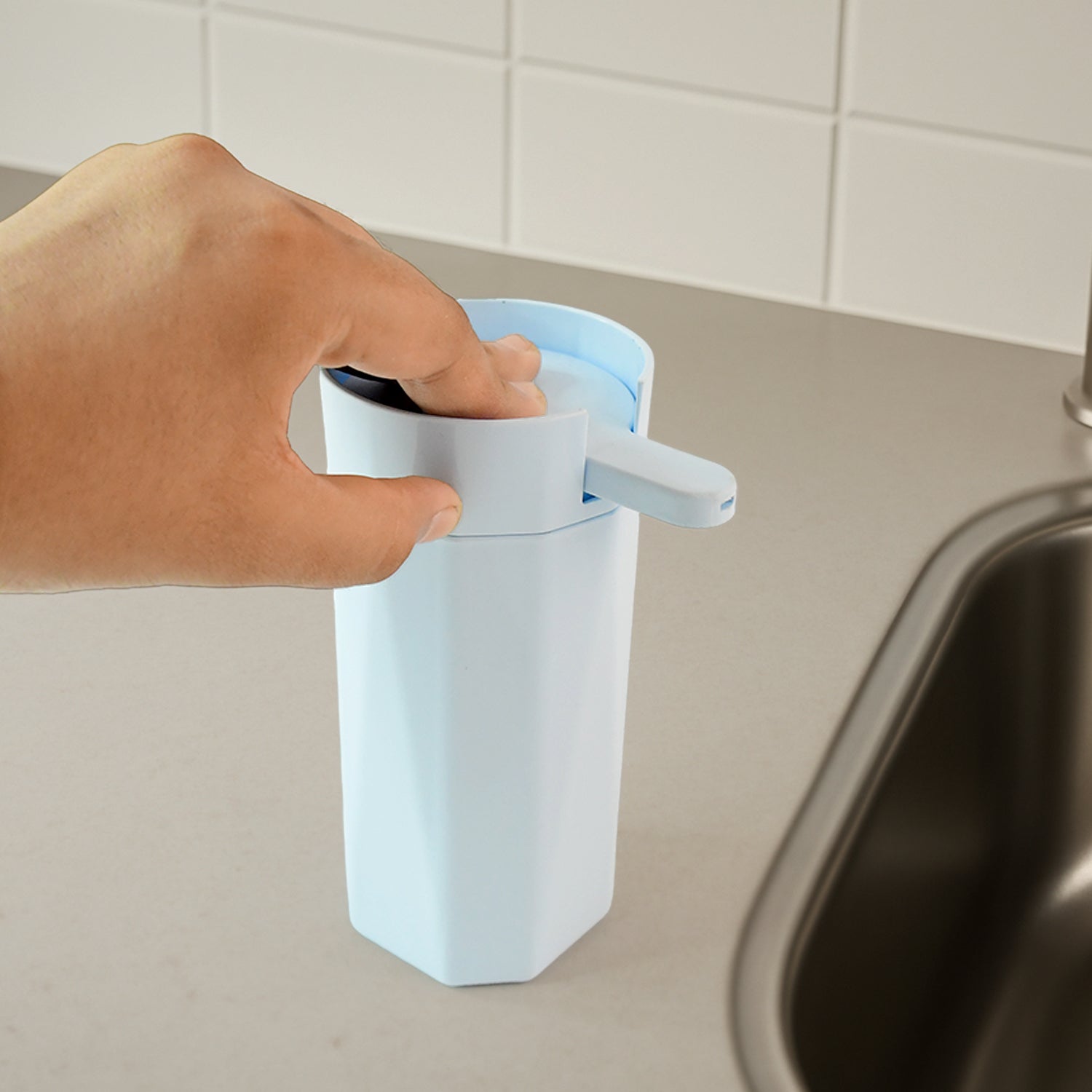 Apex Push It Soap Dispenser Approx 300ml (1 Pc) Apex Push It Soap Dispenser Approx 300ml (1 Pc)